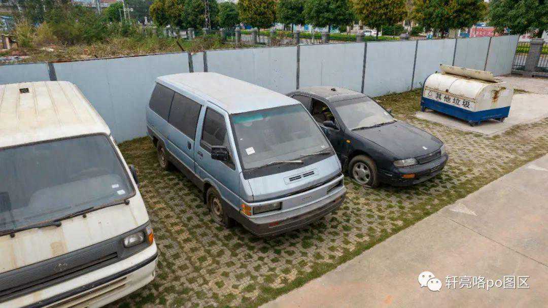 方正带感 丨 90年代街车——日产巴宁面包车/Nissan Vanette C22