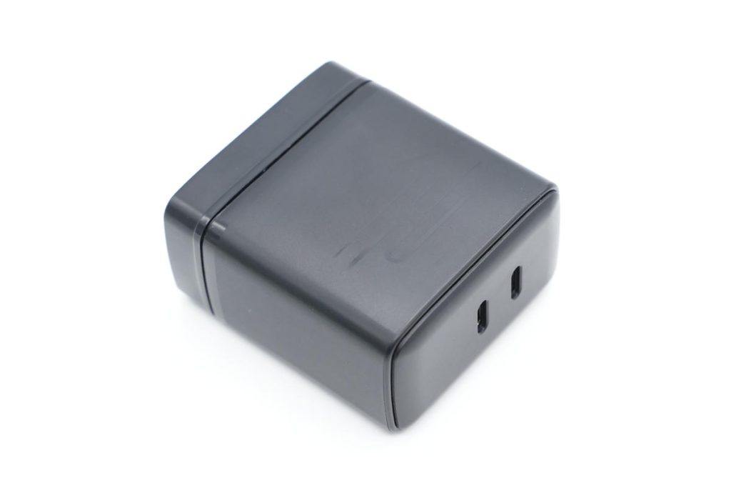 配备苹果新款快充相同的双USB-C接口，凯控源45W充电器拆解