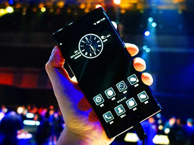 双曲面+7000mA超级续航，只为打败华为Mate9而生！