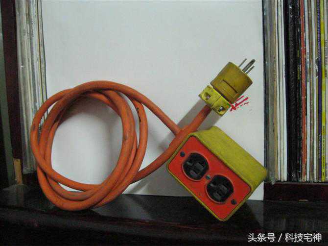DIY大牛收藏的军火库 HI—FI武器库展示—美军用品 单机大全